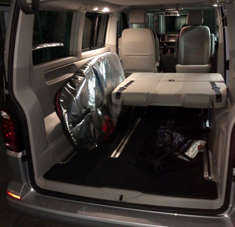 2-Seater Bench = Space for long items