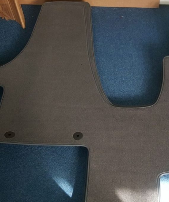 grey-carpet-vw-california-570x680.jpg